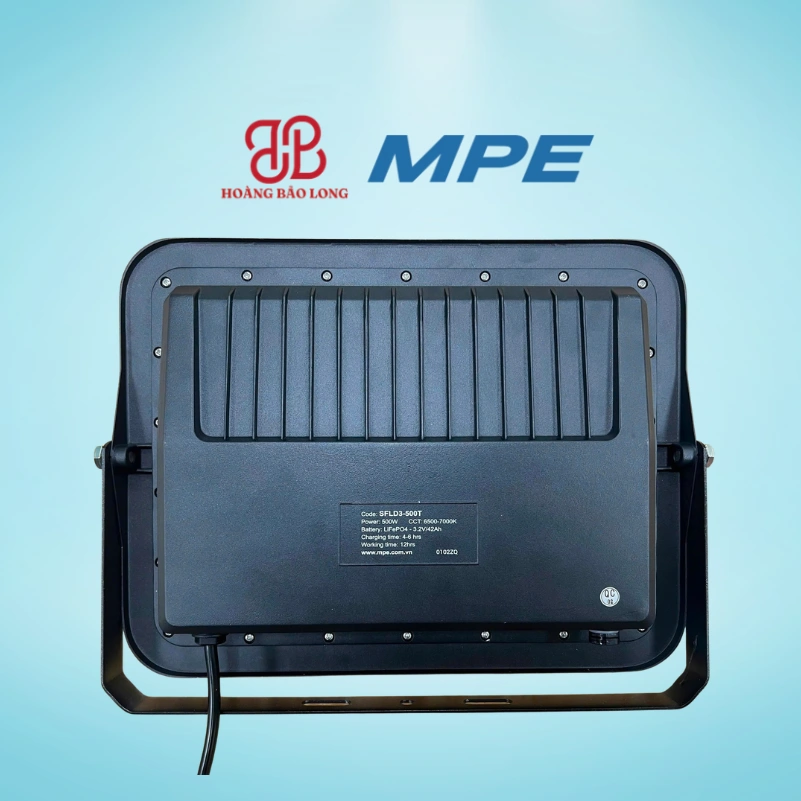 Đèn năng lượng mặt trời MPE 500W SFLD3-500T Đèn năng lượng mặt trời MPE 500W SFLD3-500T mặt sau